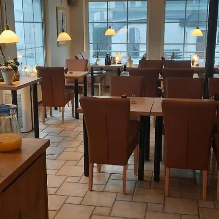 Zum Kreuzberg Отель