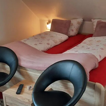 Zum Kreuzberg Отель 3*