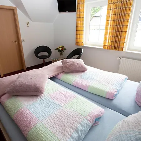 Hotel Zum Kreuzberg 3*