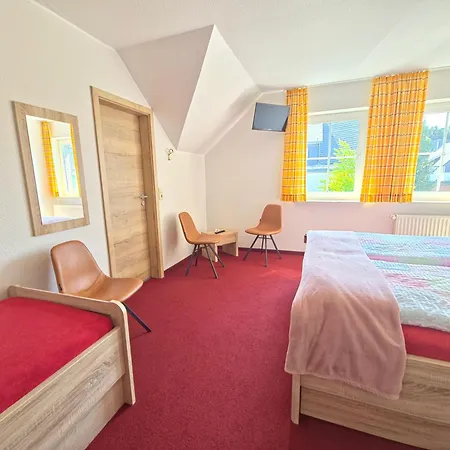 Zum Kreuzberg Отель 3*