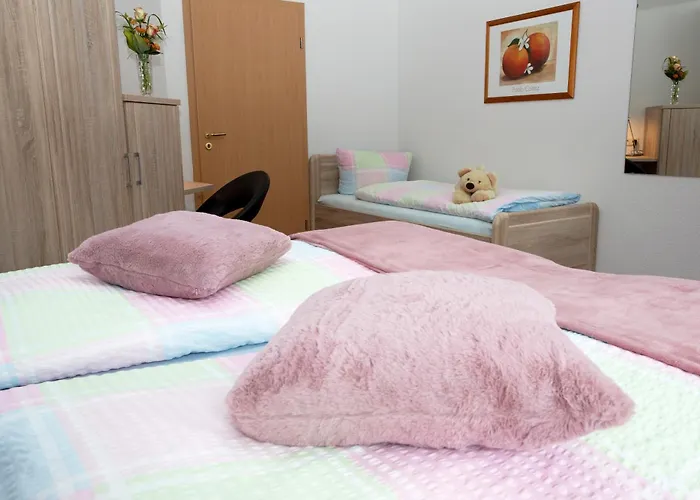 Zum Kreuzberg 호텔