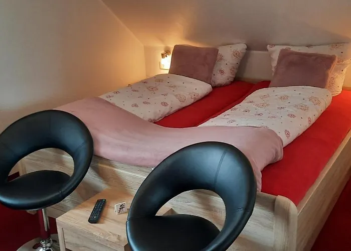 Zum Kreuzberg 호텔 3*