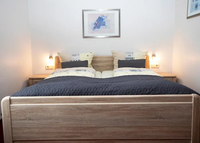 Zum Kreuzberg 호텔 3*