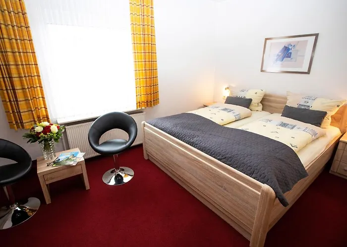 Zum Kreuzberg 호텔